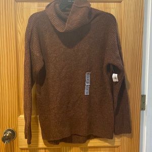 Brown turtle neck aire XS
